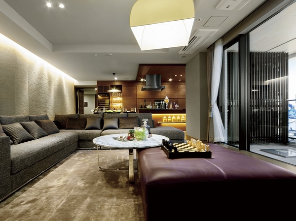 Living which adopted the Haisasshi of about 2.3m to bring a sense of openness ・ dining