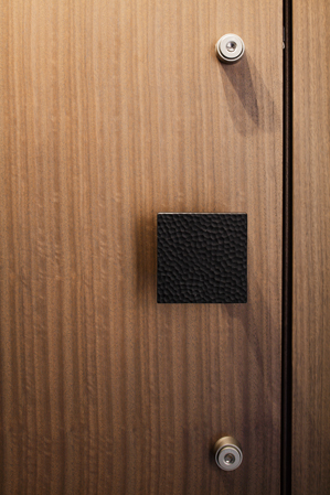 Security.  [Double Rock] To the entrance door, It established a keyhole at the upper portion and the lower portion of the door handle. Is also difficult progressive cylinder lock unlocking becomes two places in one place, Also increase the crime prevention effect.  ※ Published photograph of, Model room (120A type  / Menu plan / Color Type: chic) ​​and (85A type  / Menu plan / Color Type: response rate) at which was taken in April 2013, Actual specifications ・ Different from the finish. Also, furniture, Furnishings are not included in the price.   ※ 120A type, 85A type is ordered and sold.