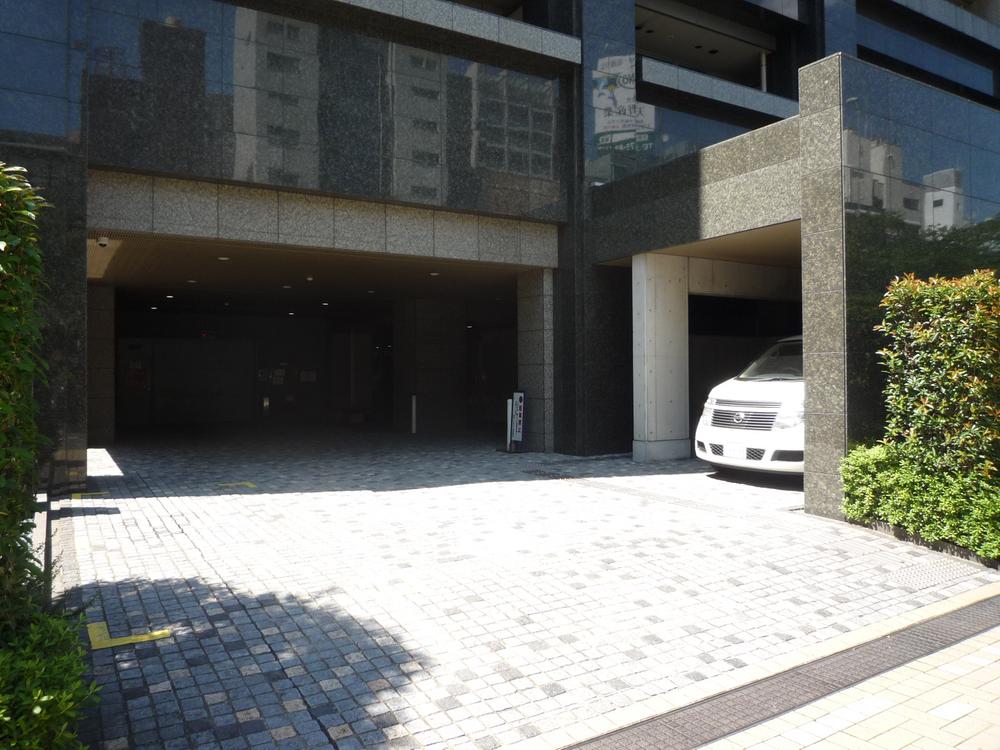 Parking lot. Local (August 2013) Shooting