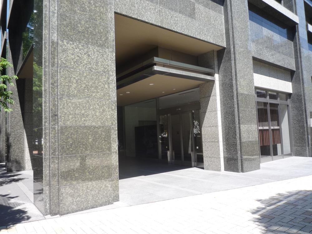 Entrance. Common areas