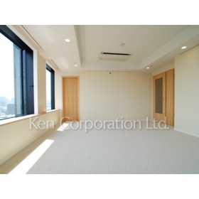 Living and room. Shoot the same type 19th floor of the room. Specifications may be different.