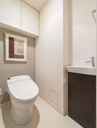 Toilet.  [toilet] Adopt a neat impression of a tankless toilet. Also it provides hot water cleaning function and heating function.