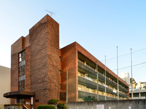 Surrounding environment. Municipal Kanda Hitotsubashi Junior High School (about 2050m, 26 minutes walk)