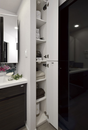 Bathing-wash room.  [Linen cabinet] Convenient linen cabinet that can organize your towels and sanitary supplies, etc., To clean and produce a wash room.