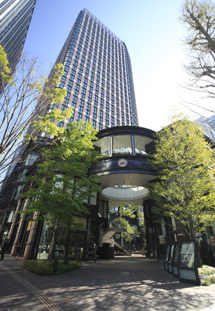 Surrounding environment. Marunouchi Brick Square (about 1410m / 18-minute walk)