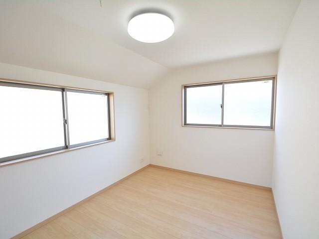 Non-living room. 2F Western-style