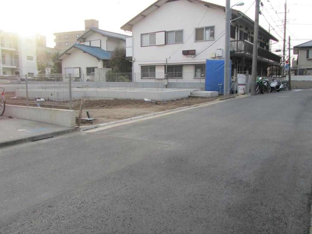 Local photos, including front road. Local (12 May 2013) Shooting