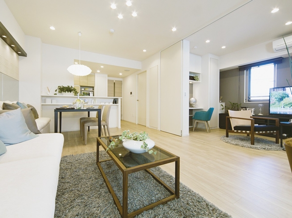 Opening the border of the wall door of a Western-style (4), You can enjoy spread some space, such as a wide-LD.