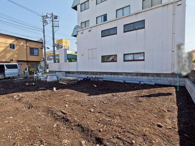 Local appearance photo. Local (10 May 2013) Shooting