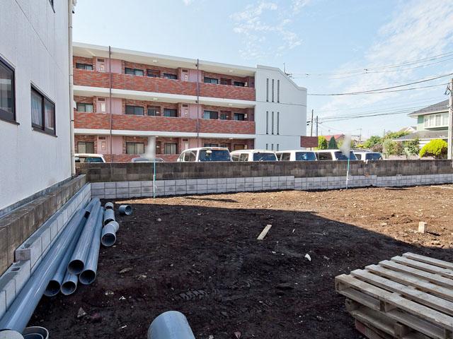 Local appearance photo. Local (10 May 2013) Shooting