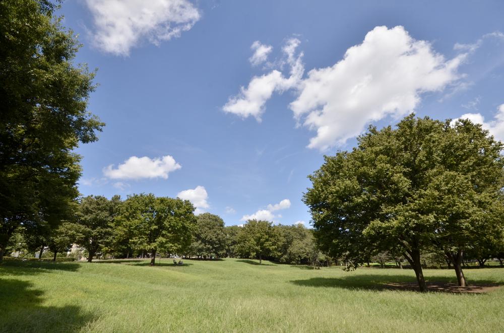 park. 1610m to Soshigaya park