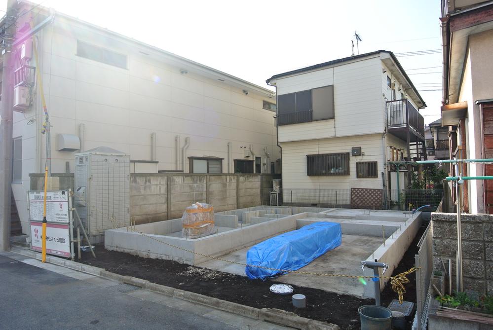 Local appearance photo. Local (11 May 2013) Shooting