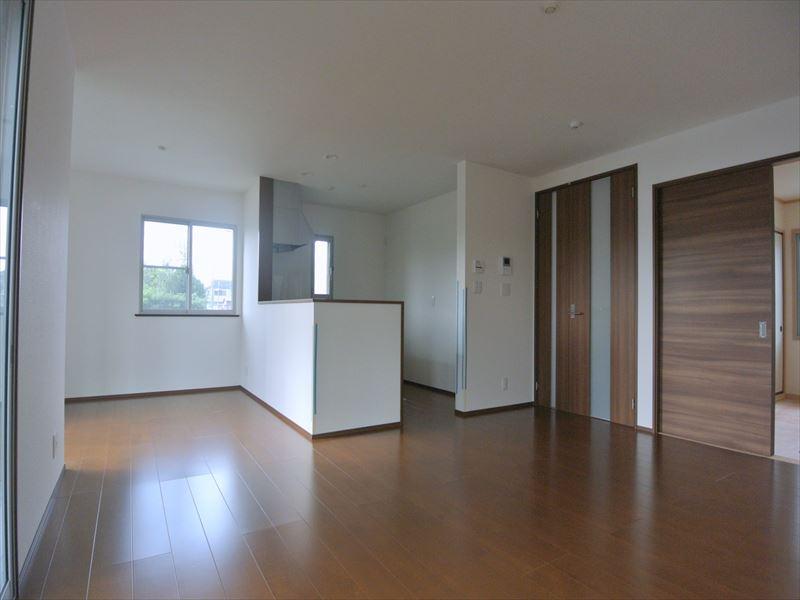 Same specifications photos (living). Seller same specifications