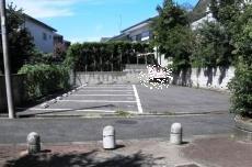 Local photos, including front road. Local (August 2012) shooting