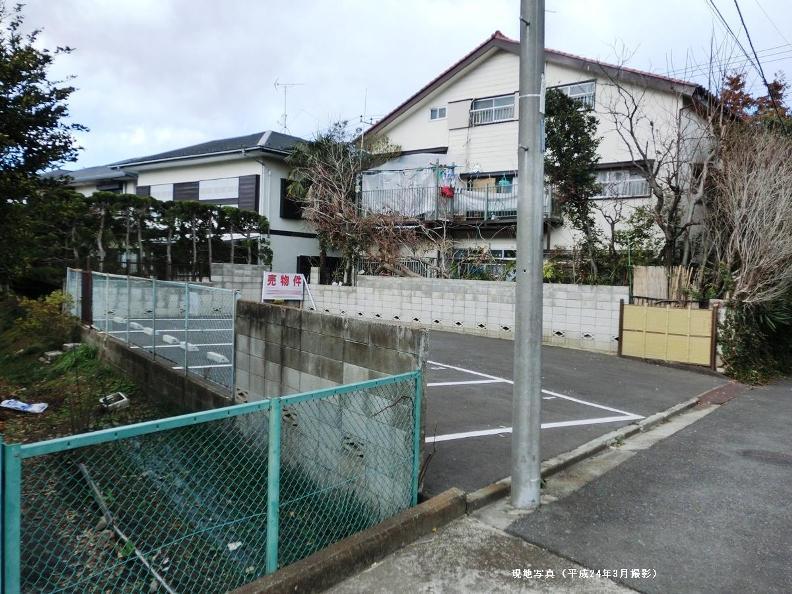 Local photos, including front road. Local (February 2011) shooting