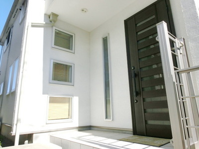 Entrance. Stylish entrance before