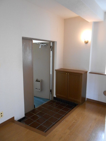 Entrance. Entrance ・ Shoe box