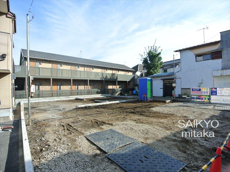 Local appearance photo. Local (10 May 2013) Shooting