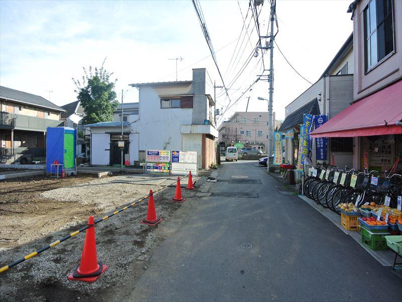 Local photos, including front road. Local (10 May 2013) Shooting