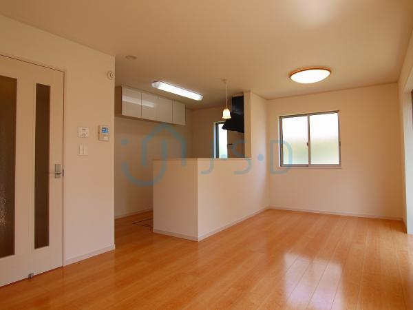 Same specifications photos (living)