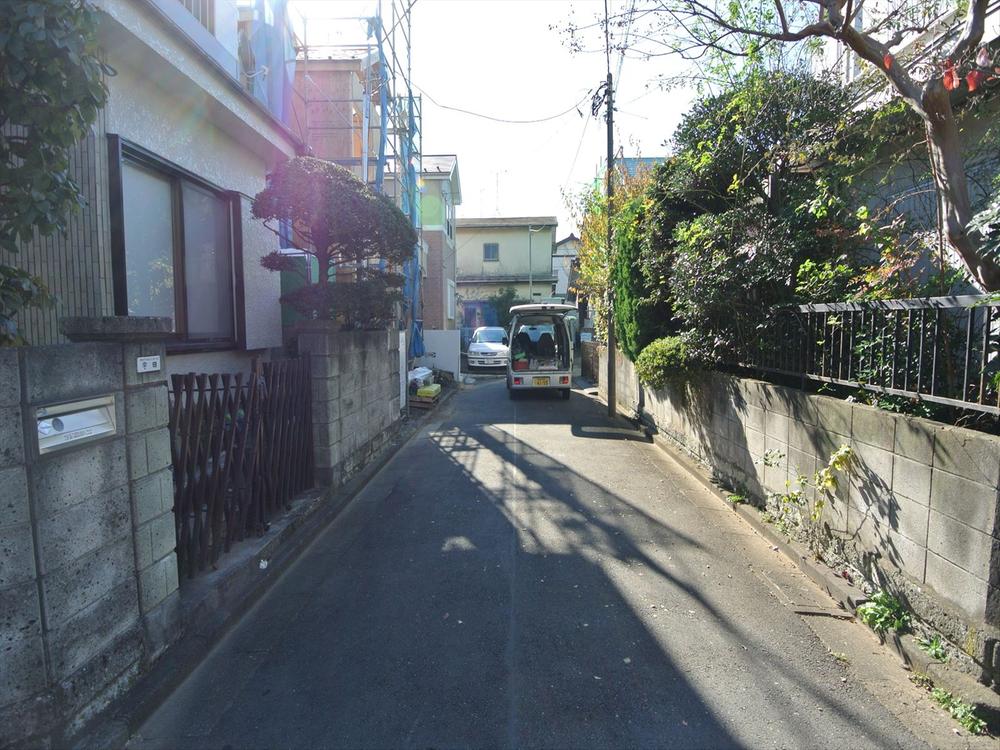 Local photos, including front road. Local (12 May 2013) Shooting