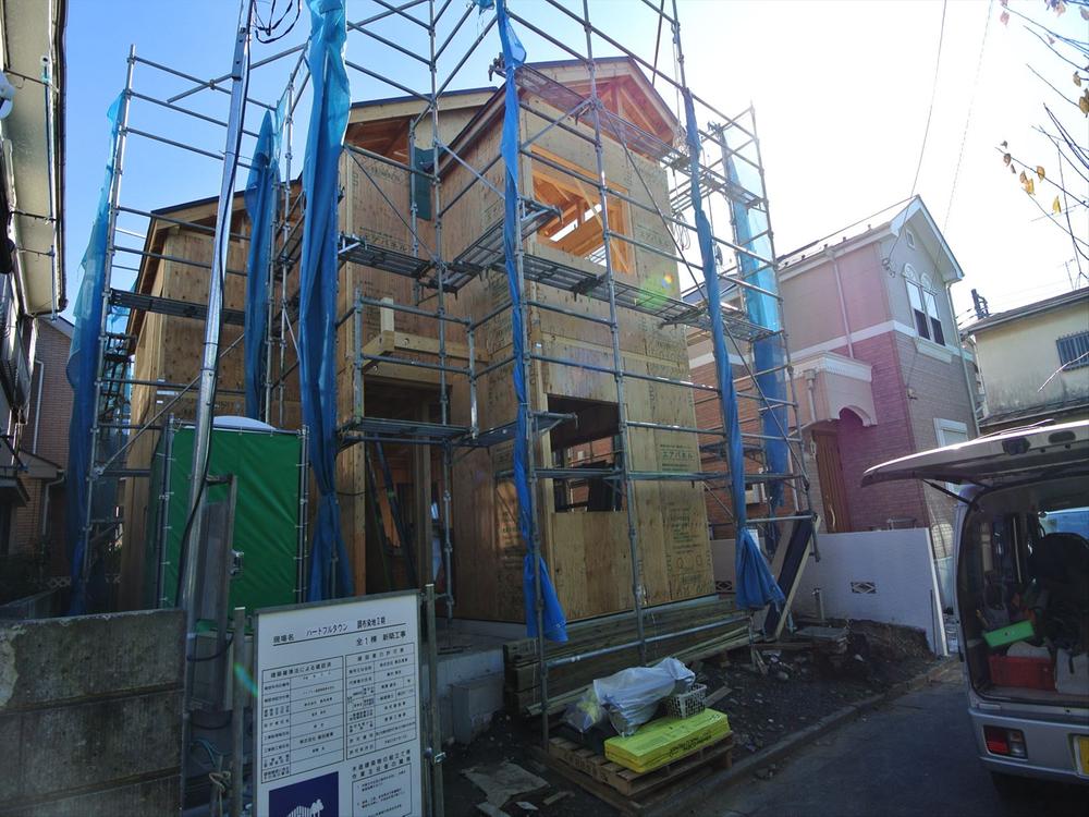 Local appearance photo. Local (12 May 2013) Shooting