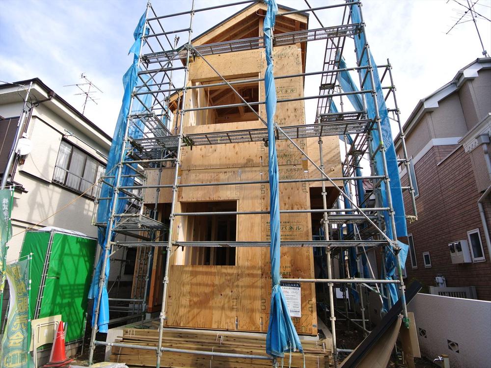 Local appearance photo. Local (12 May 2013) Shooting