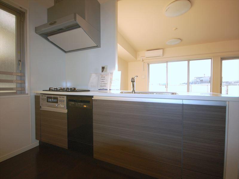 Kitchen. Selling local