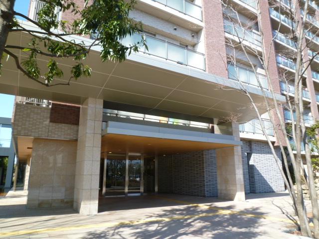 Entrance. Common areas