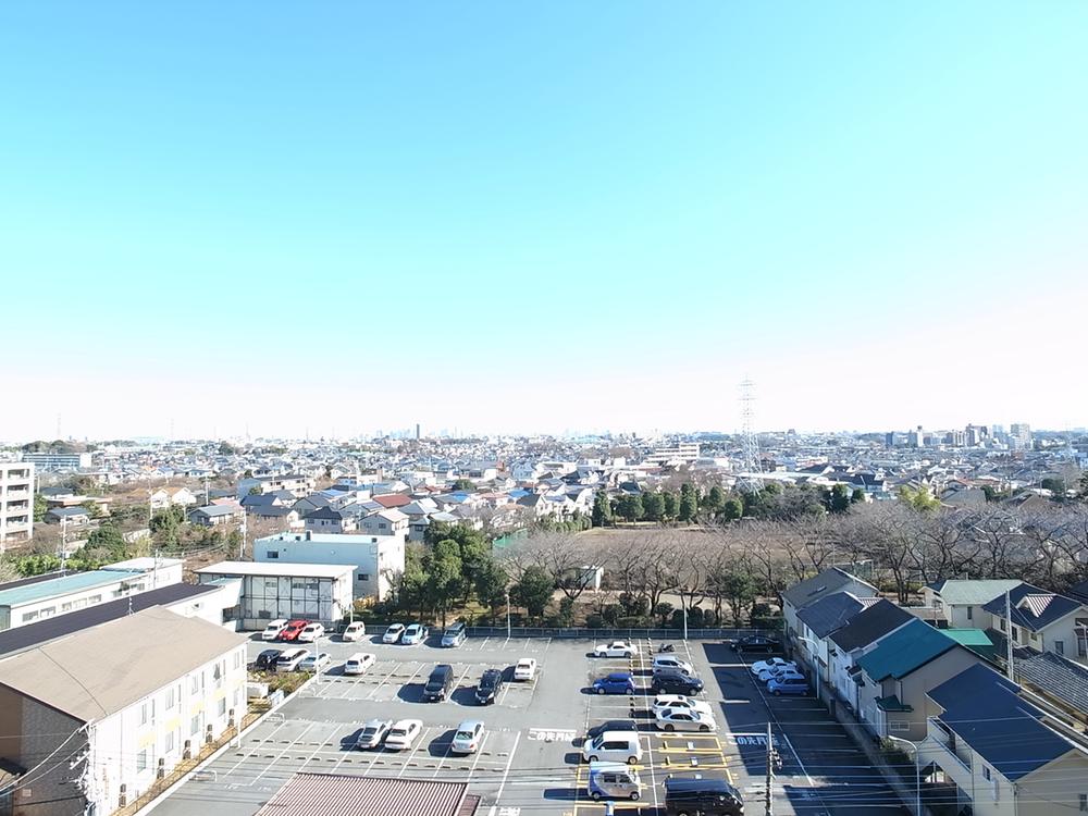 View photos from the dwelling unit. View from the site (December 2013) Shooting