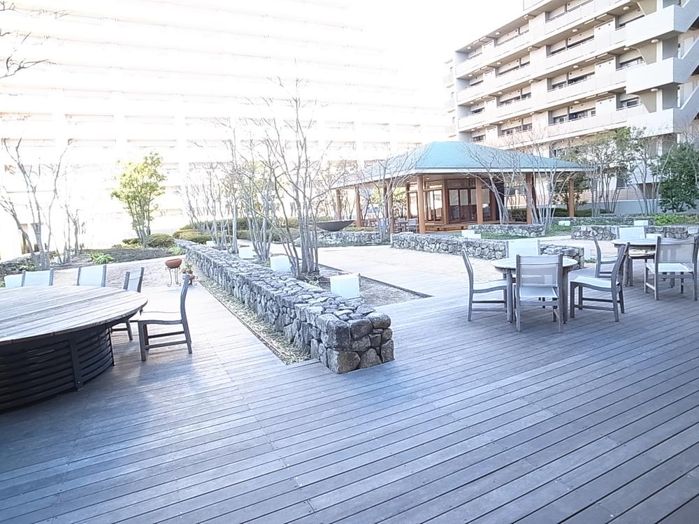 Other common areas. Rooftop garden