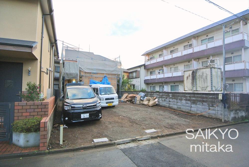 Local appearance photo. Local (12 May 2013) Shooting