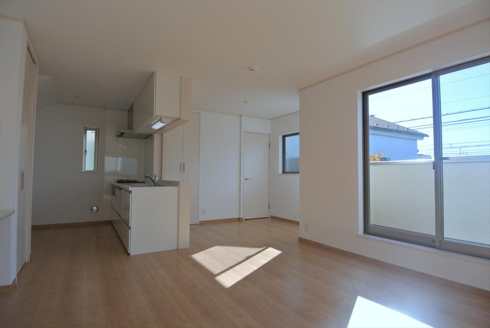 Same specifications photos (living). Seller same specifications