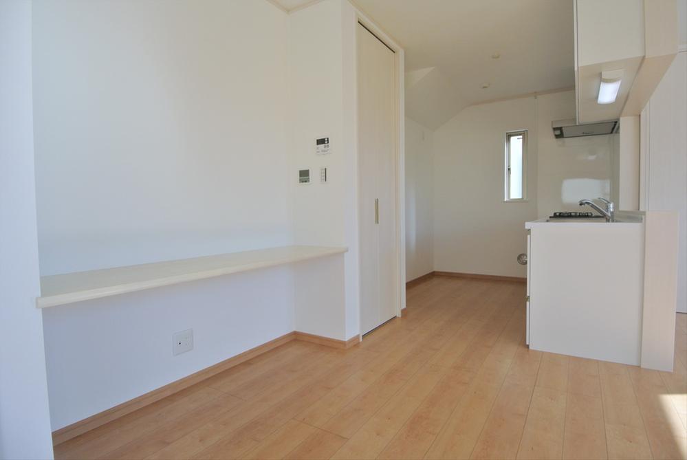 Same specifications photos (living). Seller same specifications