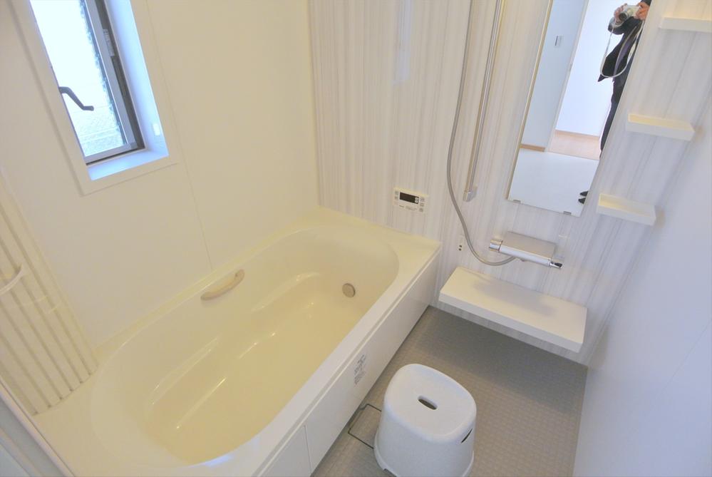 Same specifications photo (bathroom). Seller same specifications