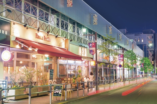 Broad Square (about 650m ・ A 9-minute walk)