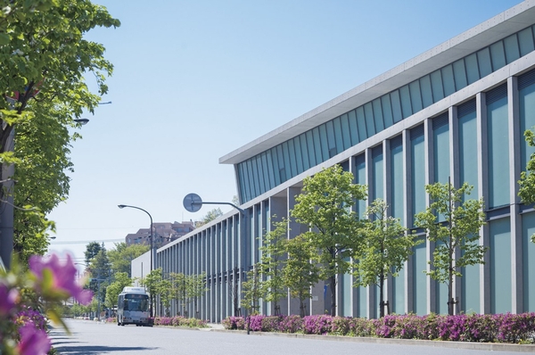 Tadao Ando Street (about 800m ・ A 10-minute walk)