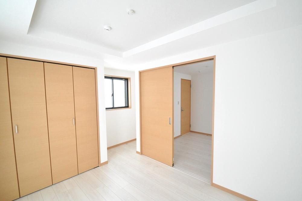 Non-living room. Birth is spacious space of 10.9 quires you open the sliding door (August 2013) Shooting