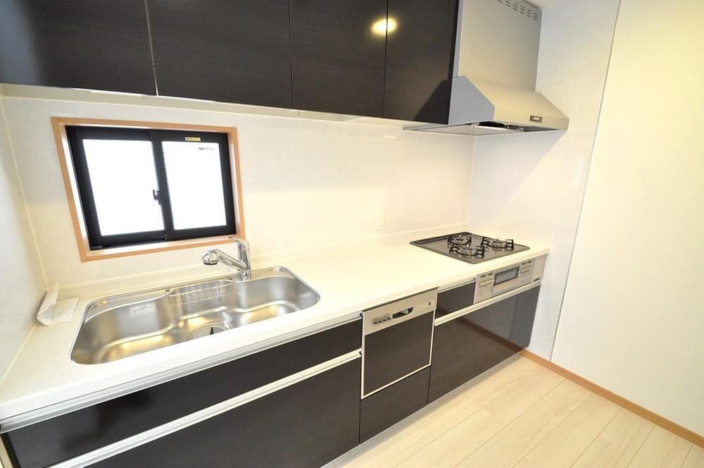 Kitchen. Excellent artificial marble of the kitchen to the interior of the Easy to clean (August 2013) Shooting