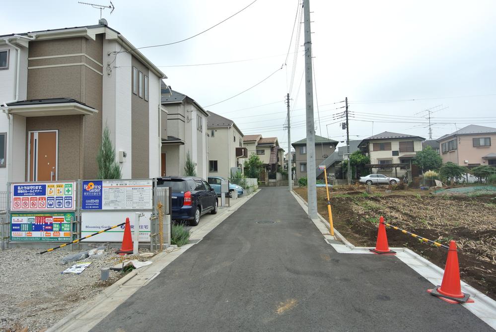 Local photos, including front road. Local (August 2013) Shooting