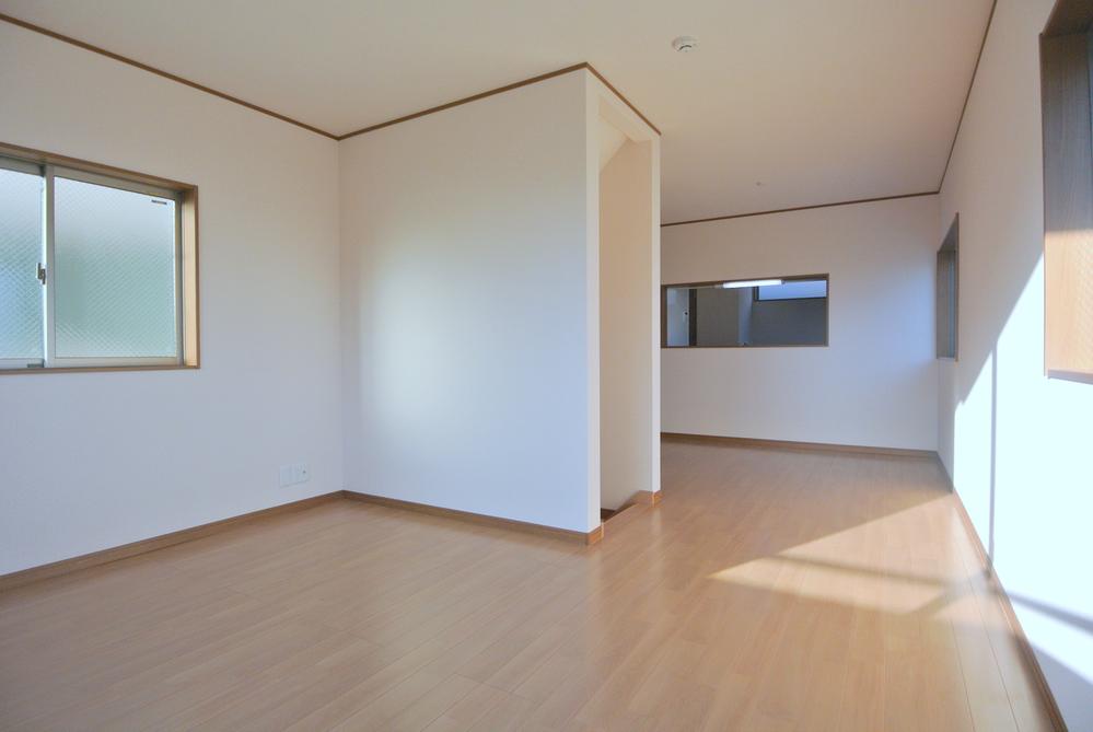 Living. Selling local