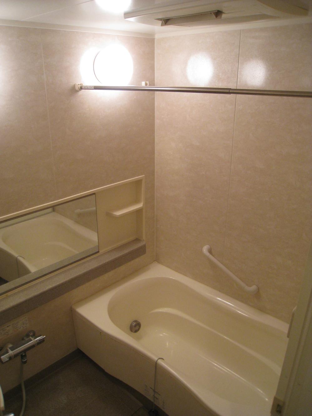 Bathroom. Indoor (12 May 2013) Shooting
