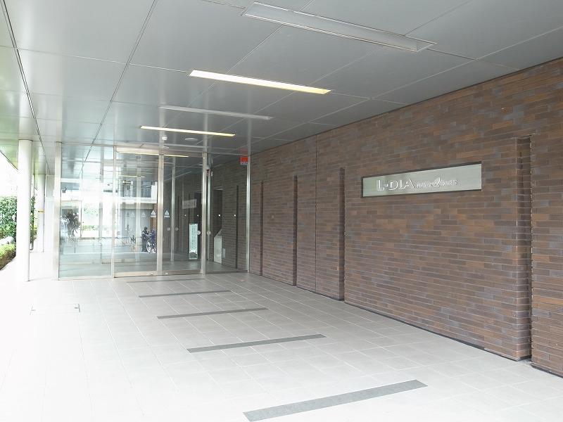 Entrance. Common areas