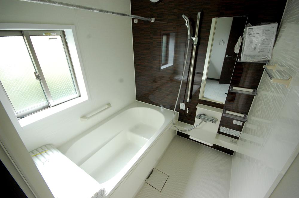 Same specifications photo (bathroom). Seller same specifications