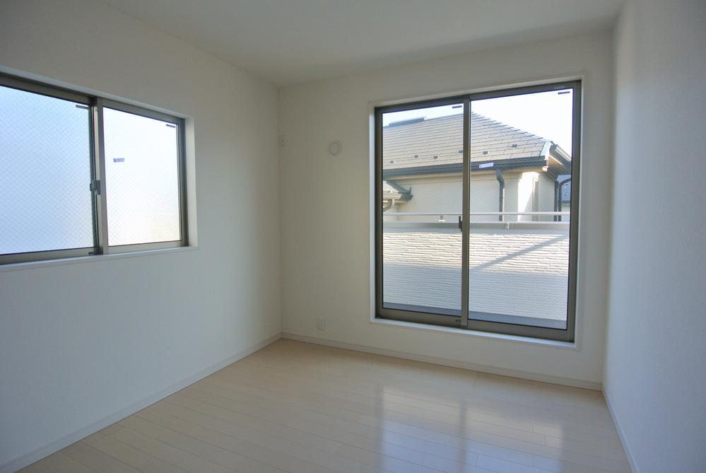 Non-living room. Seller same specifications