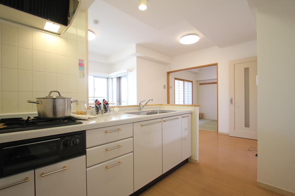 Kitchen. All rooms have lighting equipment Sealing with a convenient remote control in the living room