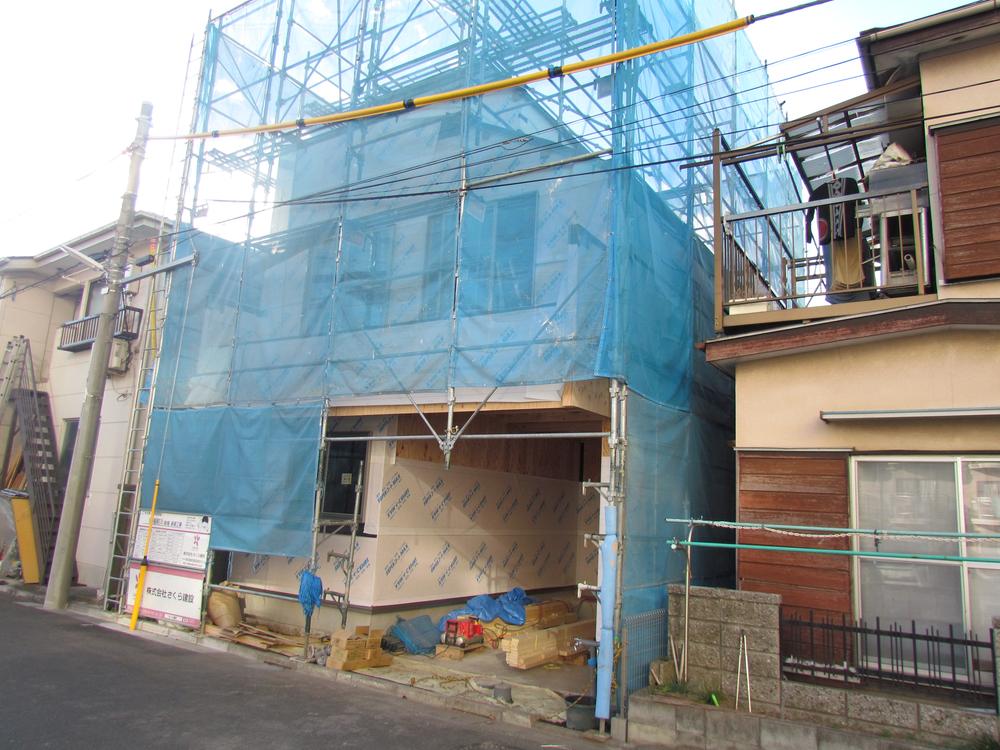 Local appearance photo. Local (12 May 2013) Shooting