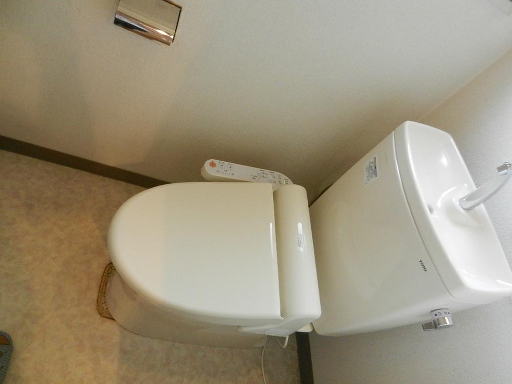 Toilet. Indoor (June 2013) Shooting