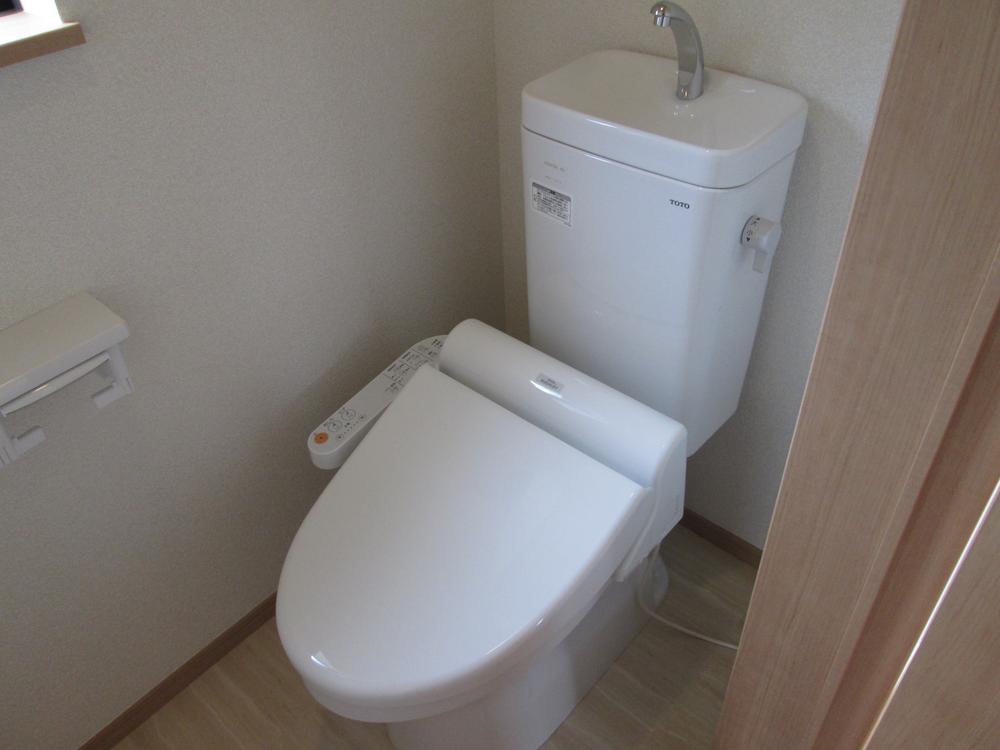 Toilet. Indoor (September 2013) Shooting