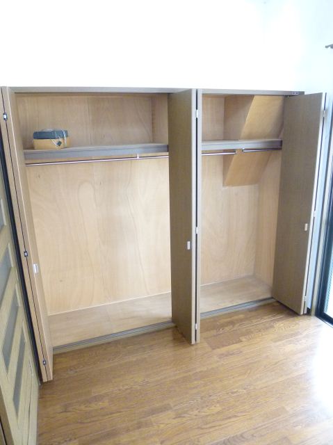 Receipt. Large closet.